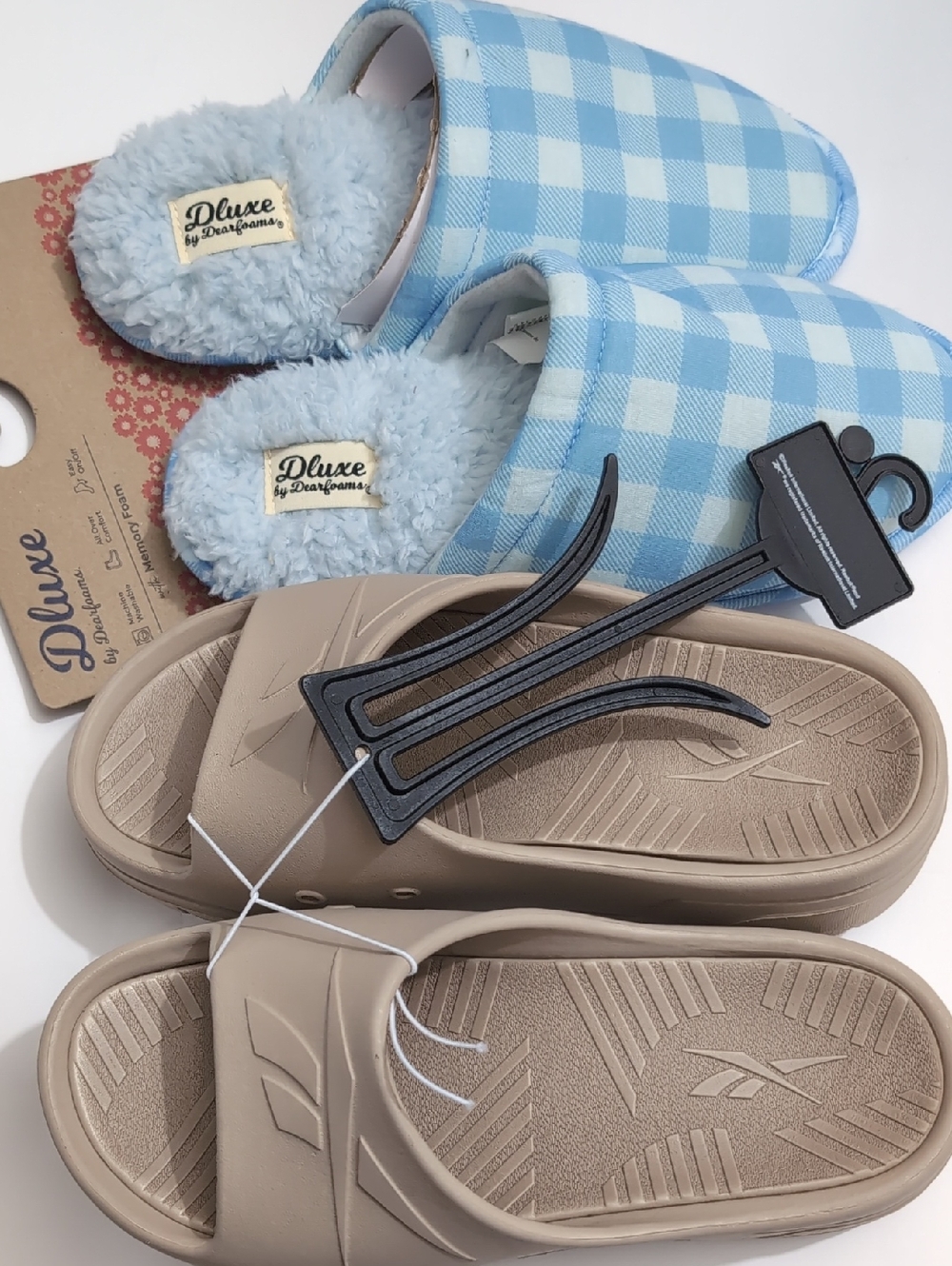 Deluxe Blue Gingham Plush Slippers & Tan Slide Sandals Reebok Recovery Slides, 8